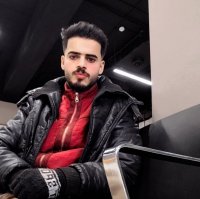 Une photo d’un participant qui veut faire connaissance et se marier