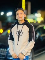 Une photo d’un participant qui veut faire connaissance et se marier