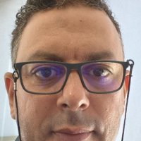 Une photo d’un participant qui veut faire connaissance et se marier