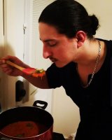 Une photo d’un participant qui veut faire connaissance et se marier