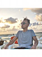 A picture of a participant who wants to get to know each other and get married